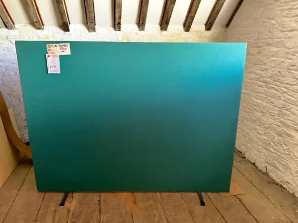 Divider screen